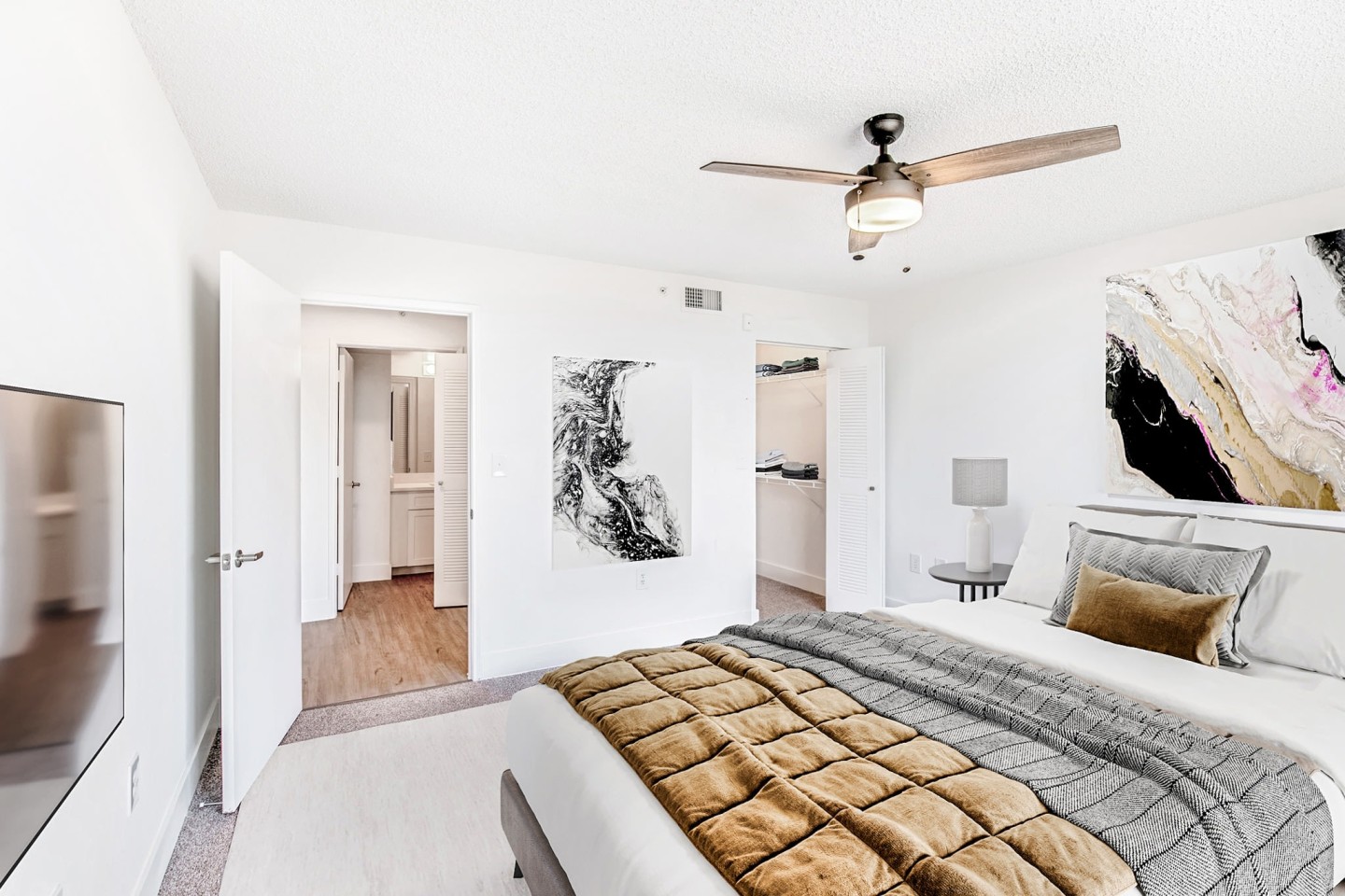 Gables Grand Plaza Apartments Image 41