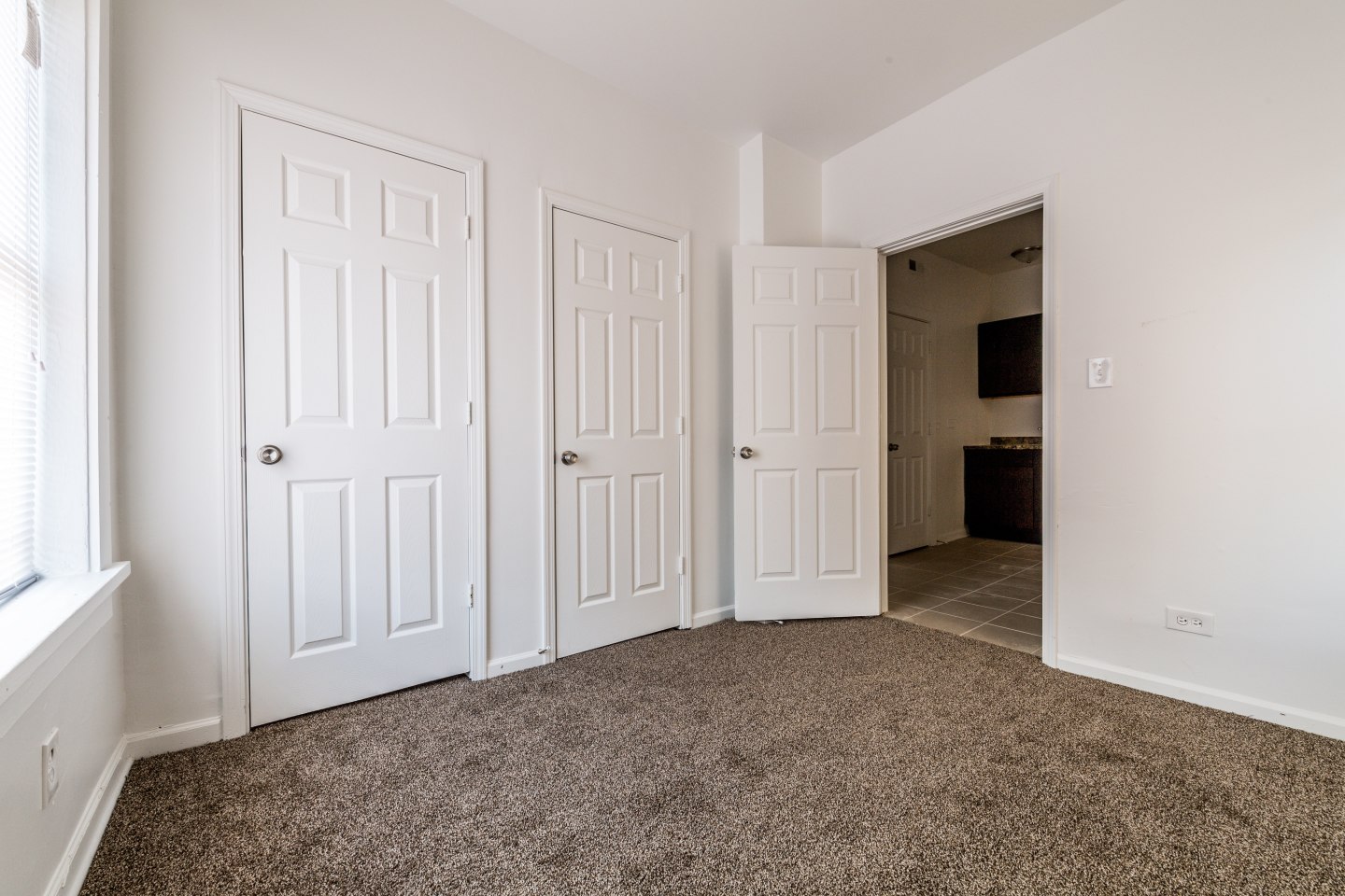 5749 W Chicago Image 10