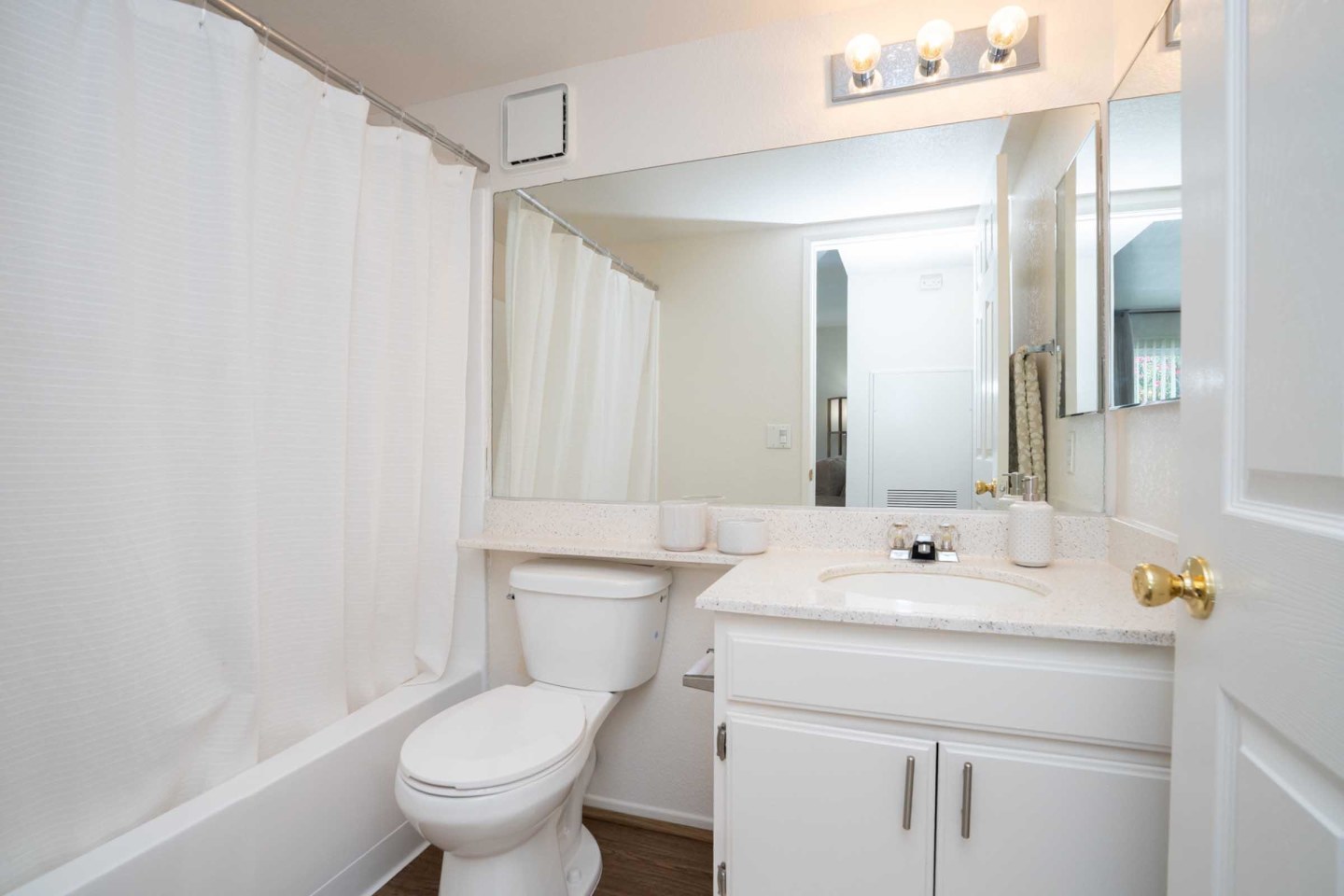 Riverpark apartment homes Image 6