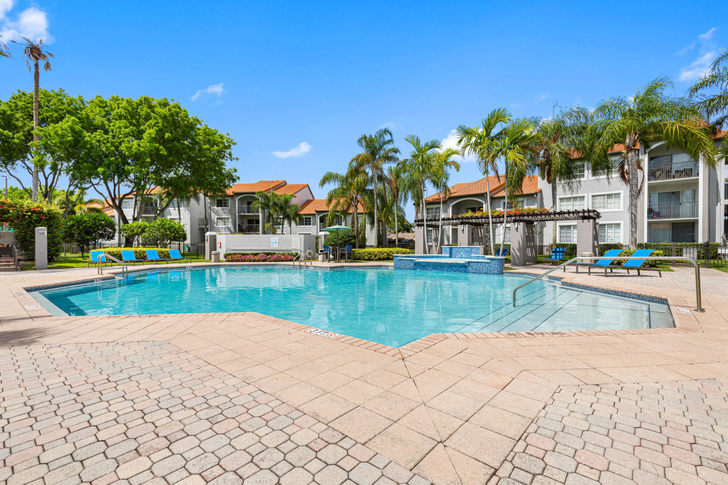 Sunset Gardens Apartments Image 36