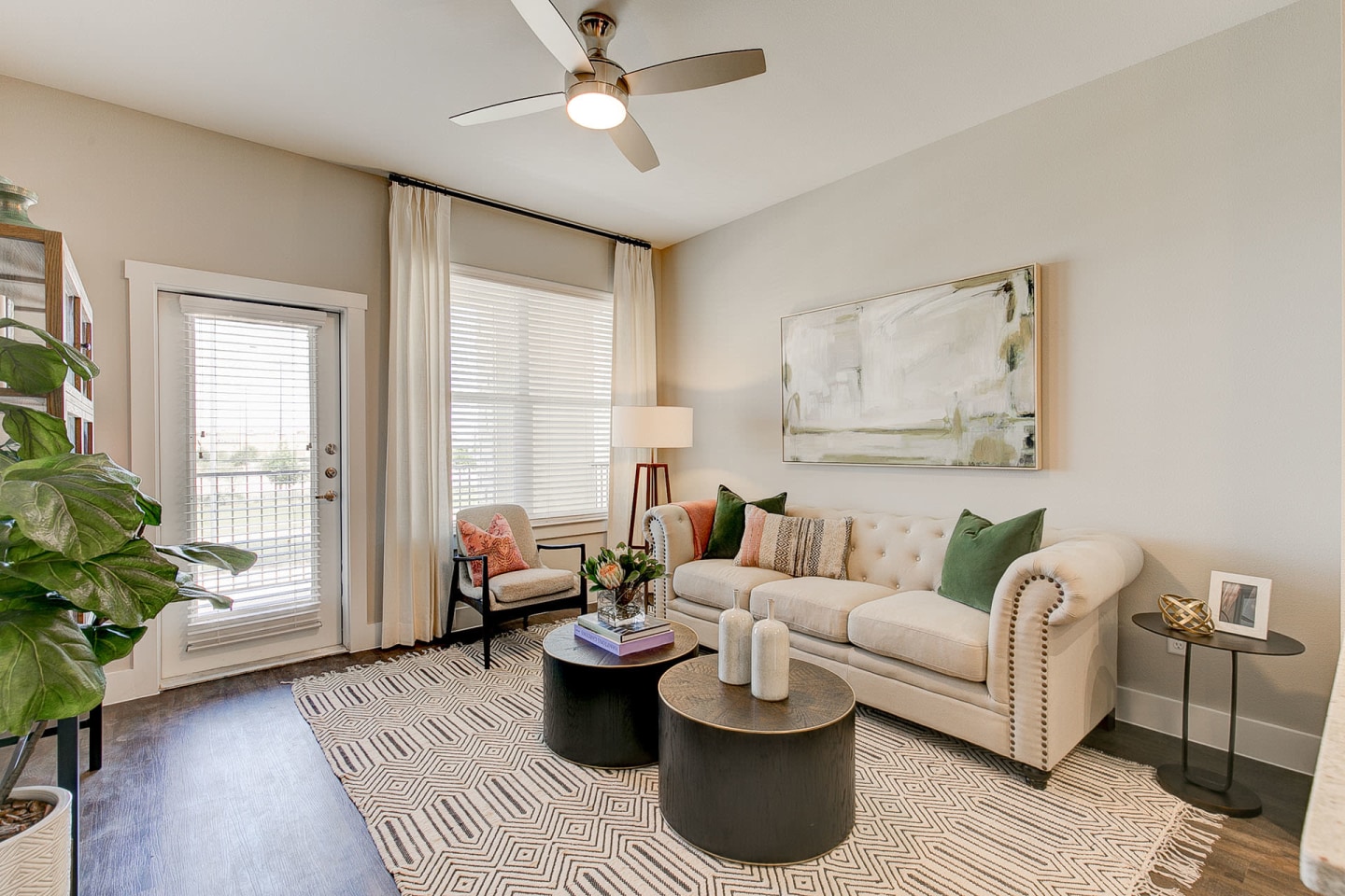 35 West at Champions Circle Apartments Image 7