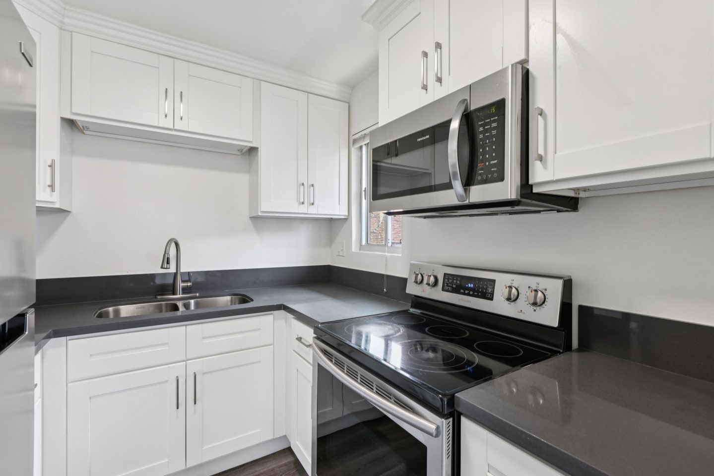 Victoria Apartments Image 15