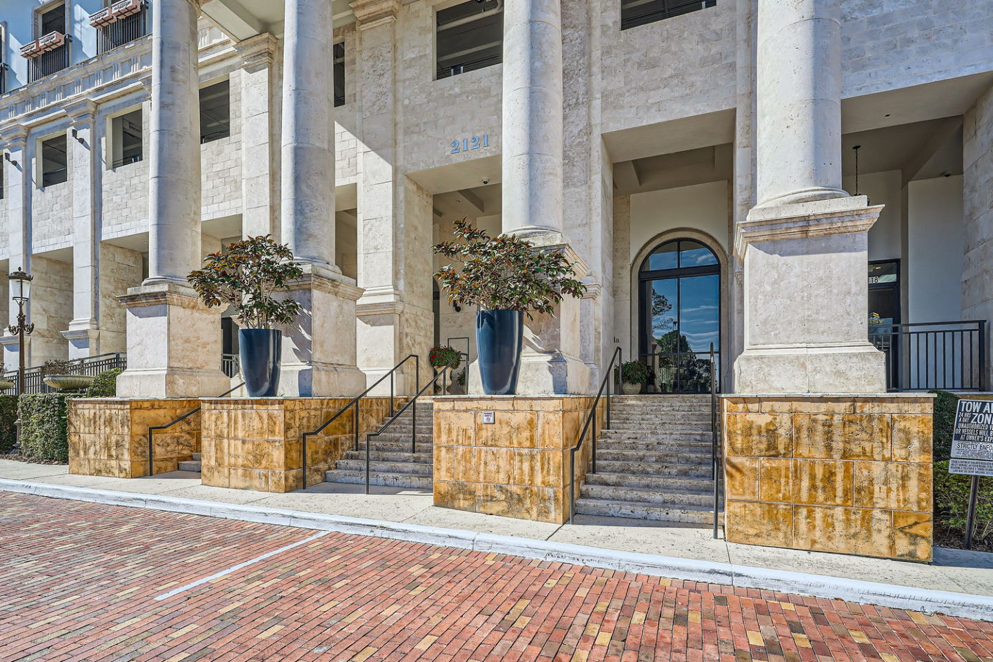 Veranda Club Image 4
