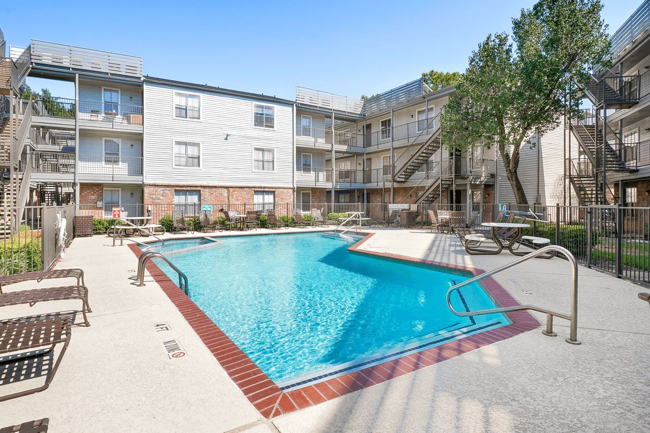 The Gardens Apartments Image 2
