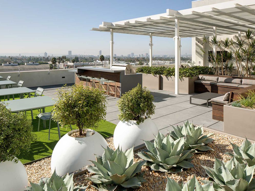 AVA Hollywood at La Pietra Place Image 32