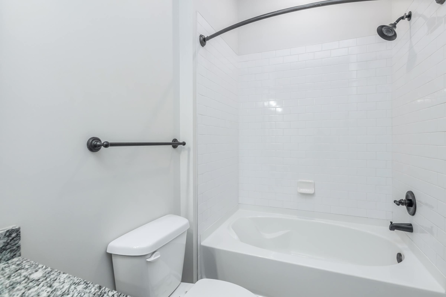 1810 Belcourt Image 34