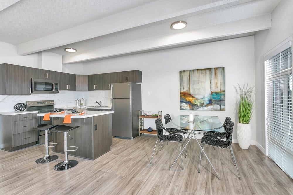 1311 Cook Image 4