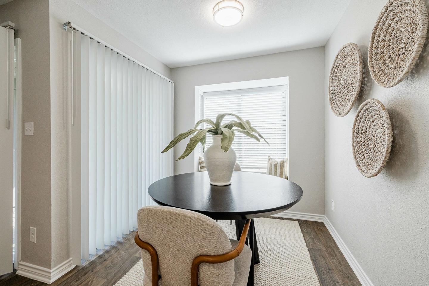 Capital Hills Apartment Homes Image 16