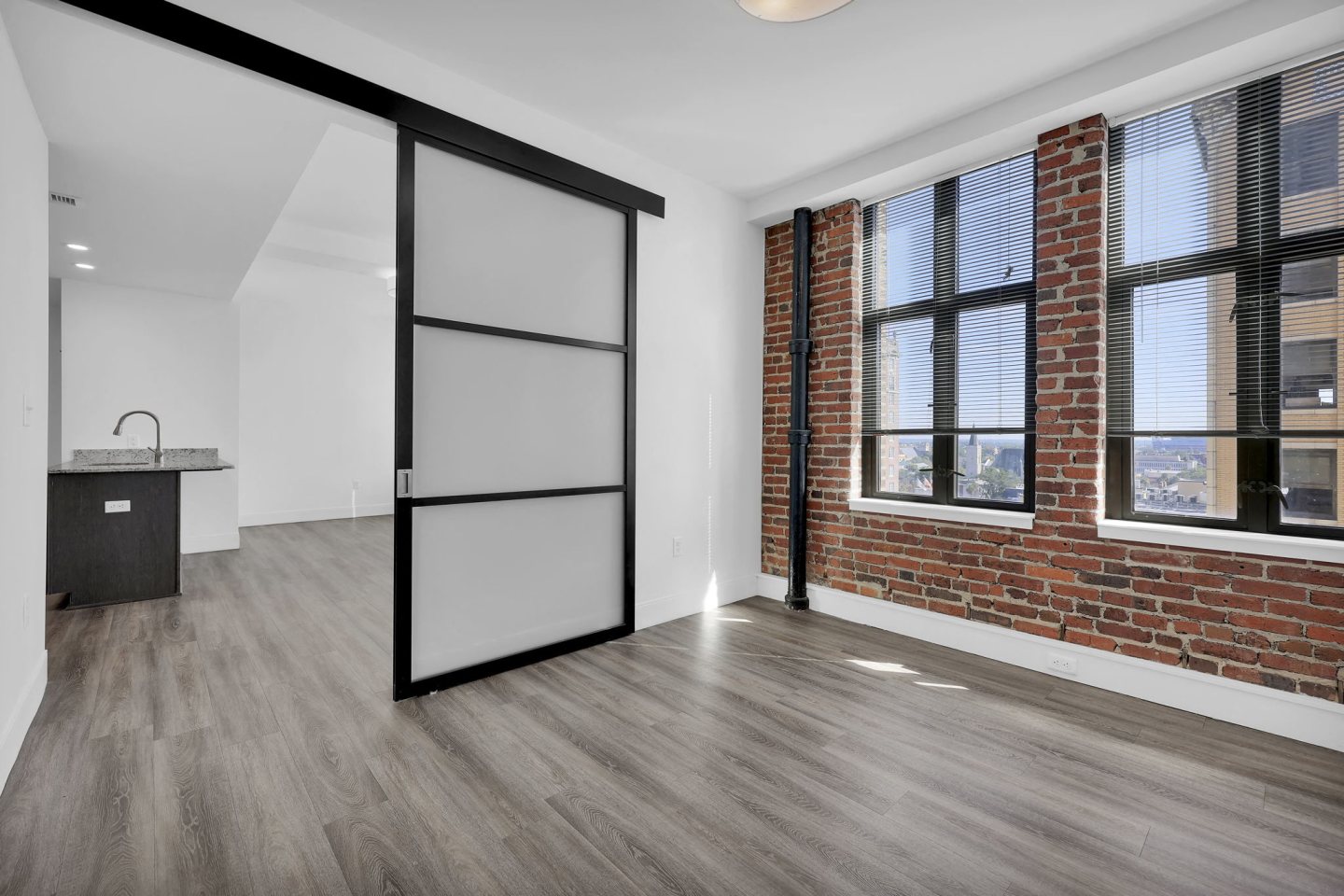 The Residences at Barnett Image 15