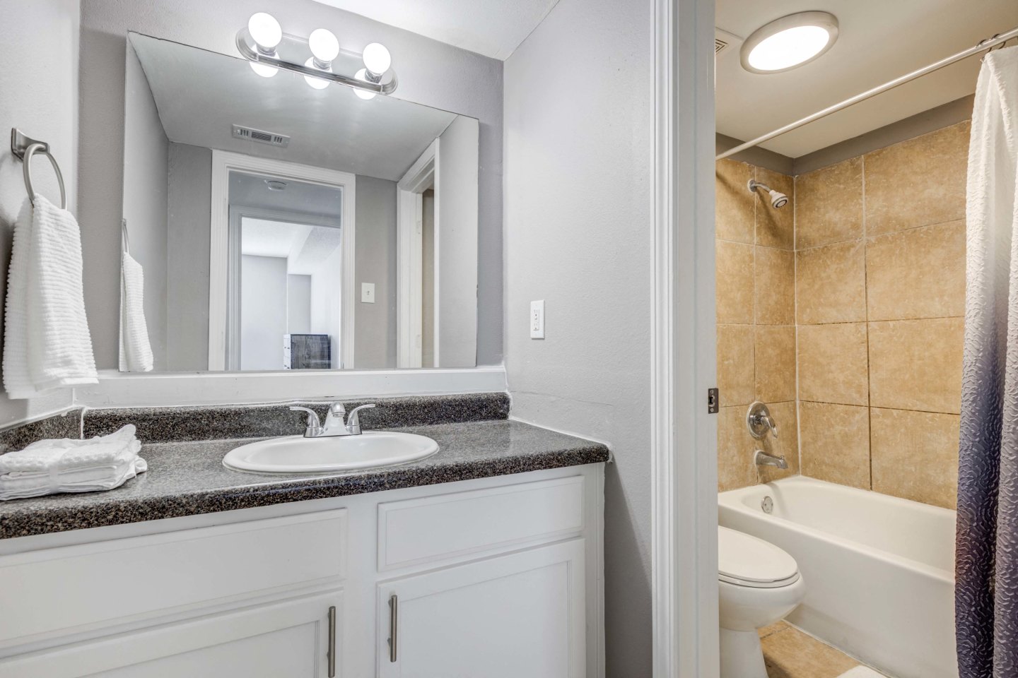 Westchase Apartments Image 9