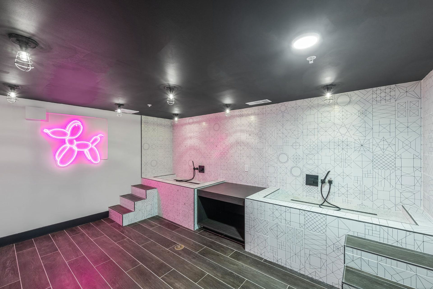 Capital Collective Luxury Apartments Image 24