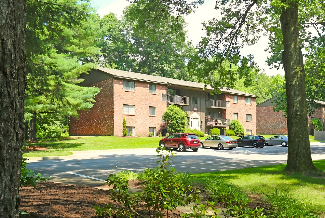 Crescent Village Image 25