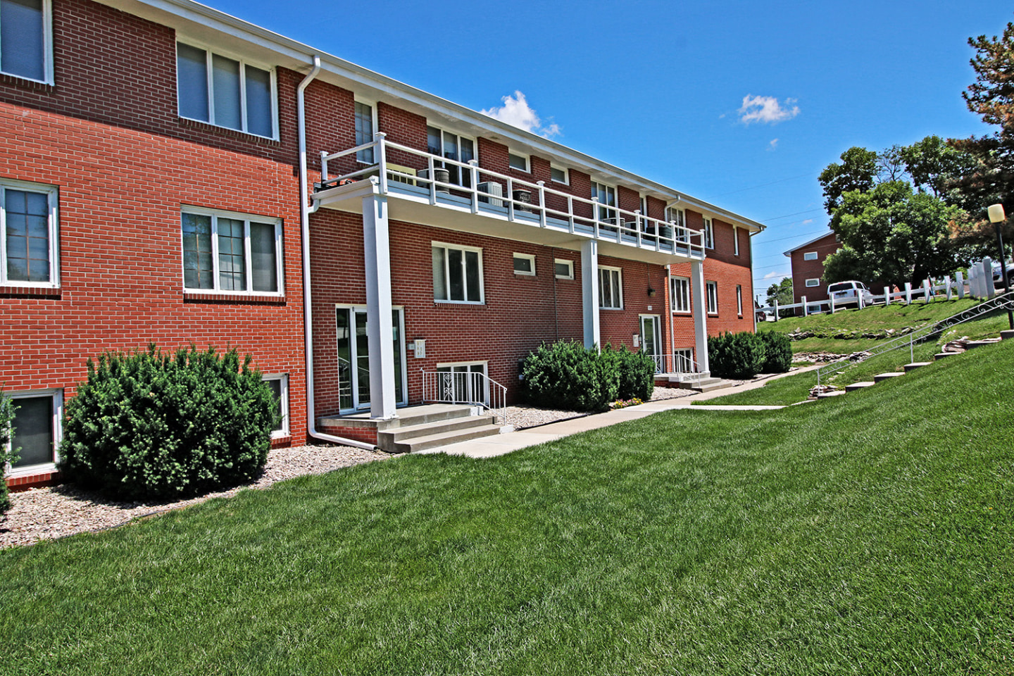 Flats on 75th Image 15