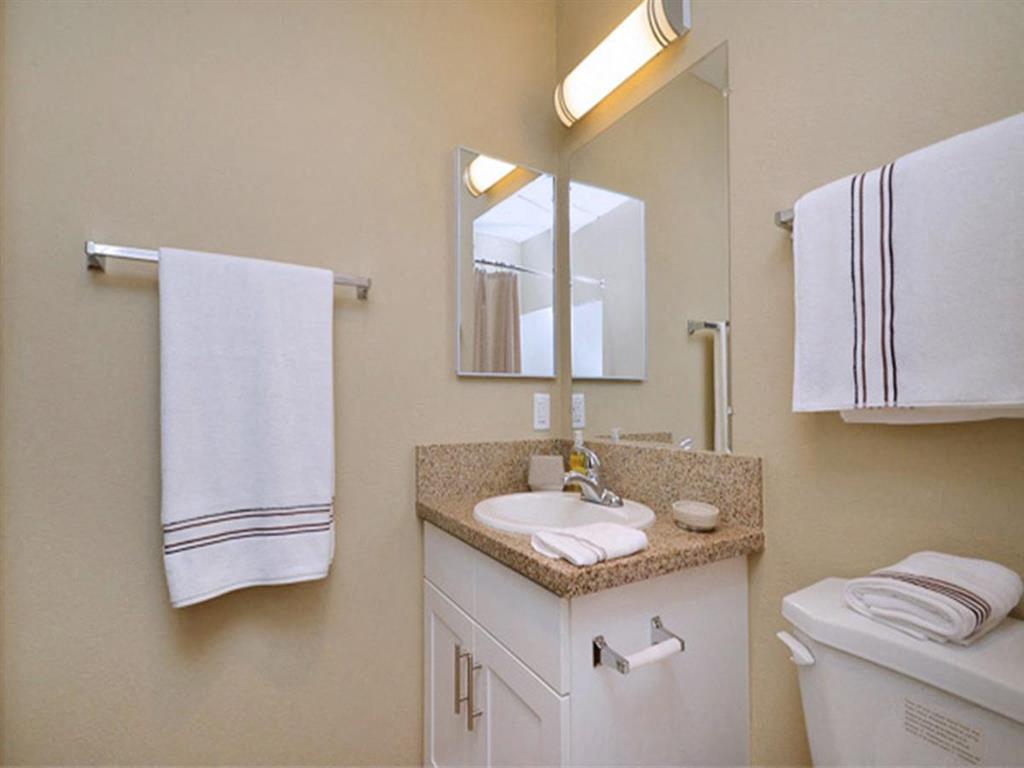 Bluffs at Carlsbad Apartments Image 15