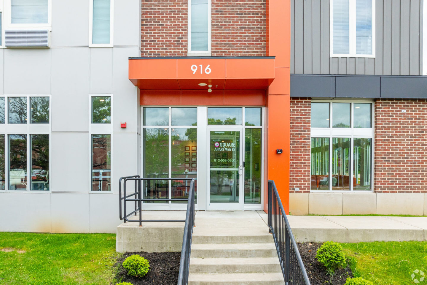 3 Square Apartments Image 8