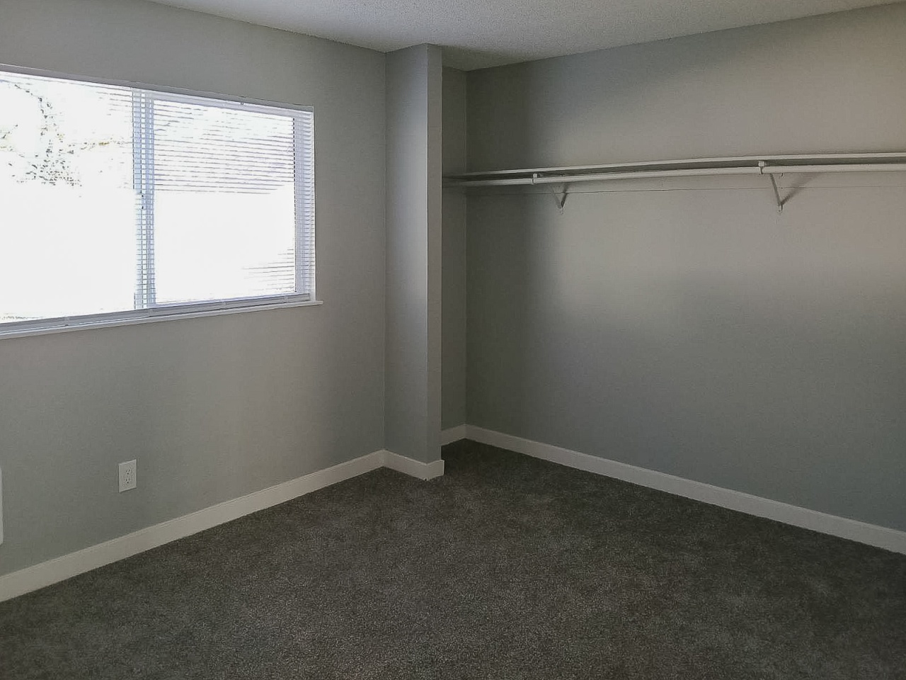 Phoenix Court Apartments Image 14