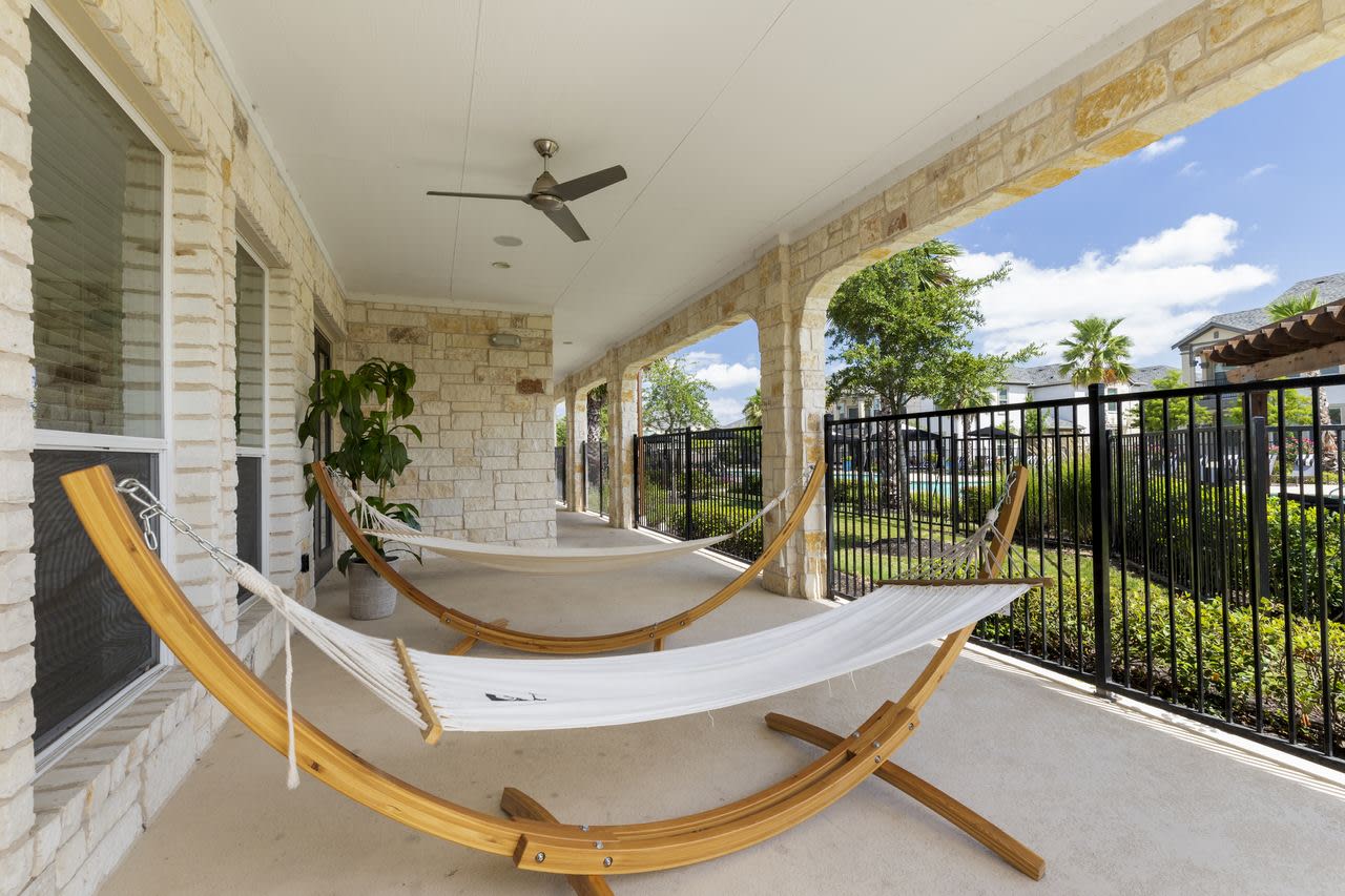 Century Stone Hill North Image 33