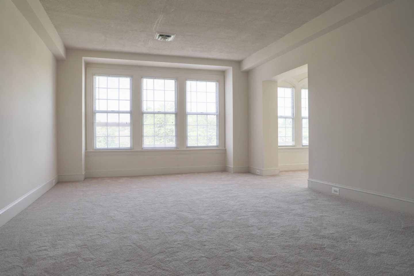 Ingram Manor Image 18