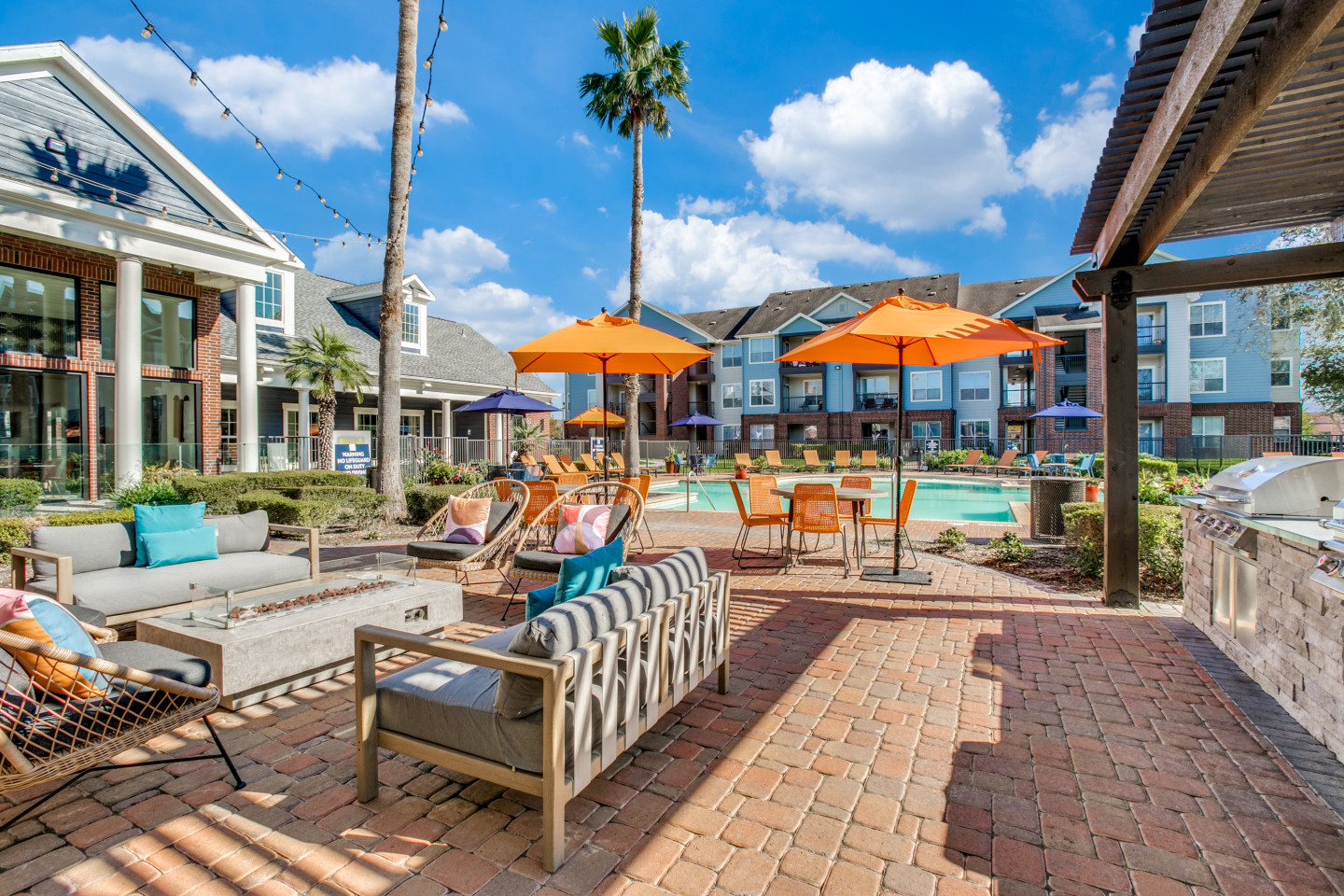 Aventura on Briar Forest Image 12