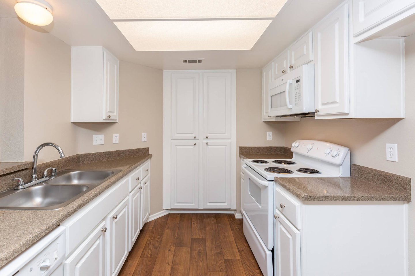 Wood Canyon Villa Apartment Homes Image 32