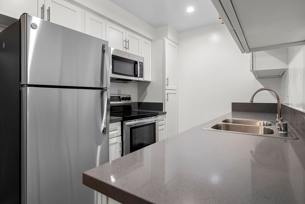 Lombardi Apartments Image 4