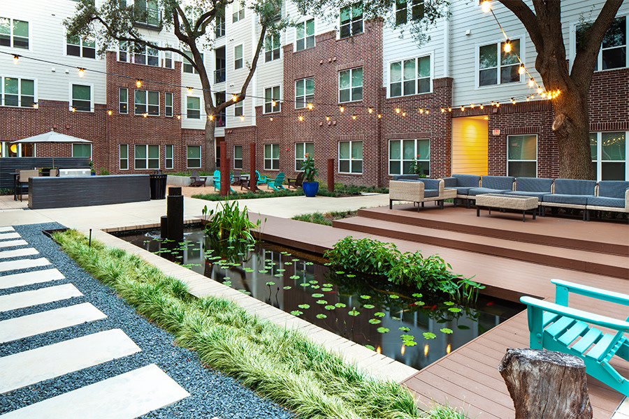 District at Greenbriar Apartments Image 7
