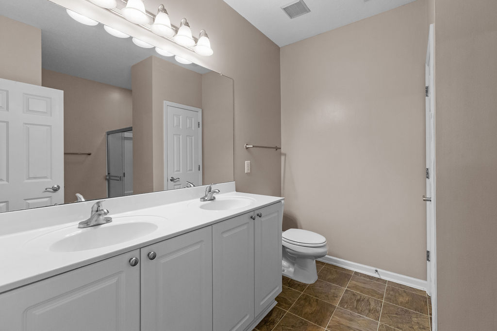 Marble Cliff Commons Image 102