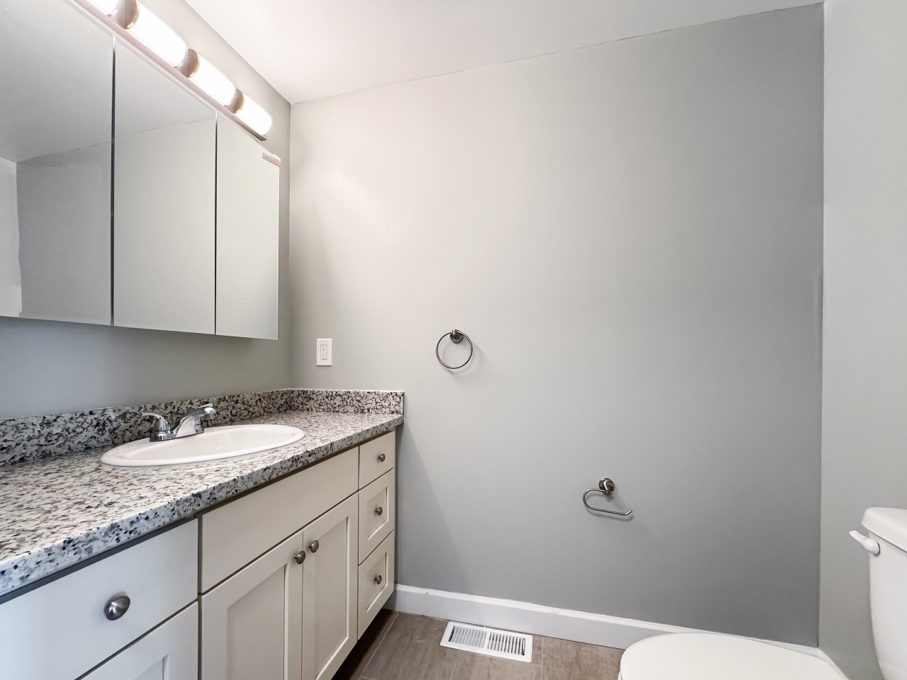 4124 Lyon Avenue Image 14