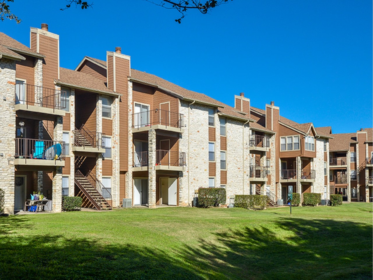 Willow Brook Apartment Homes Image 1