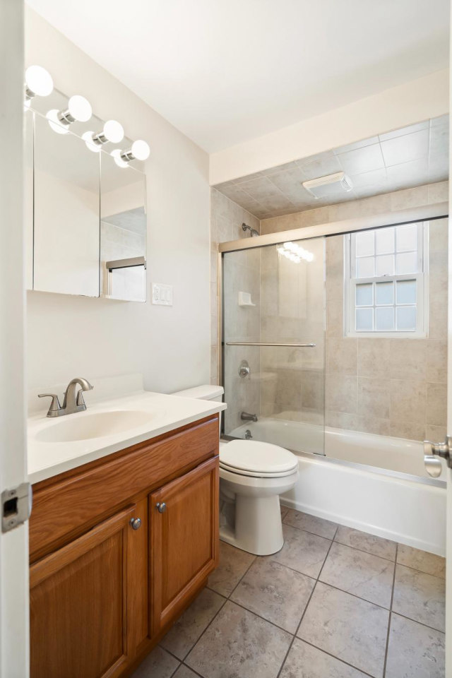 Madison Mall Apartments Image 16