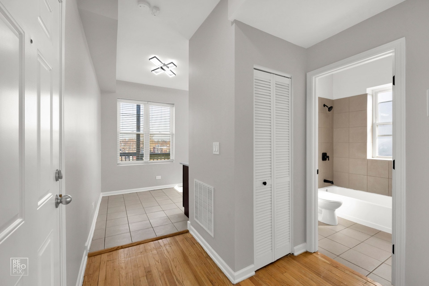 1145 N Austin Blvd Image 12