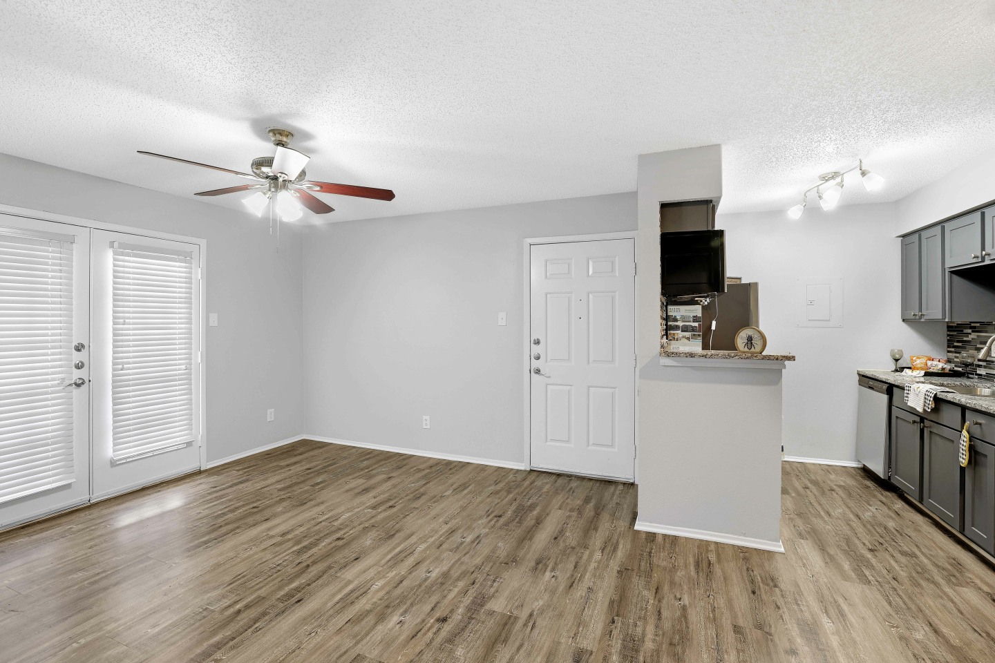 Marine Creek Apartments Image 12