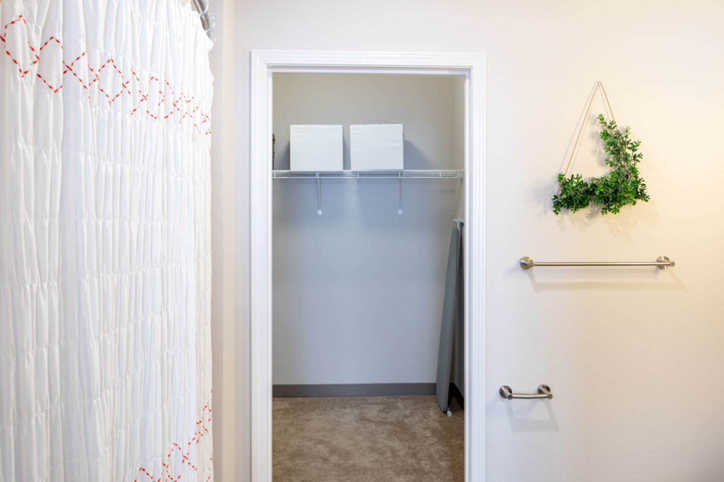 Student Housing - 200 Edgewood Image 39