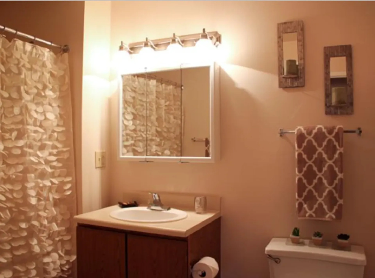 Covington Square on Vale Park Image 7