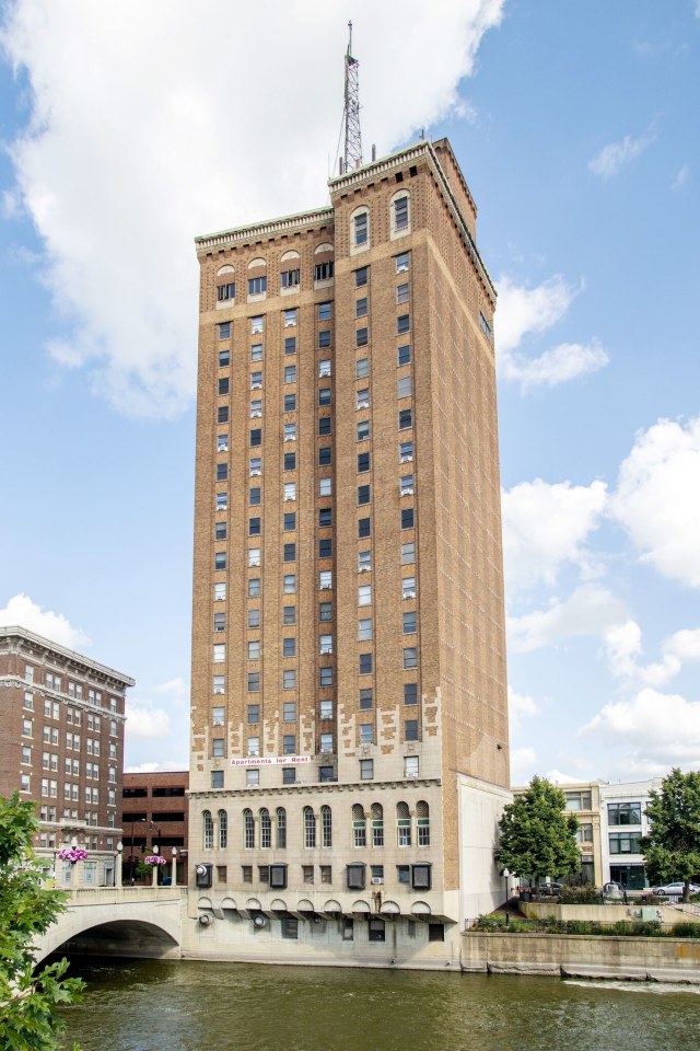Leland Tower Apartments Image 13