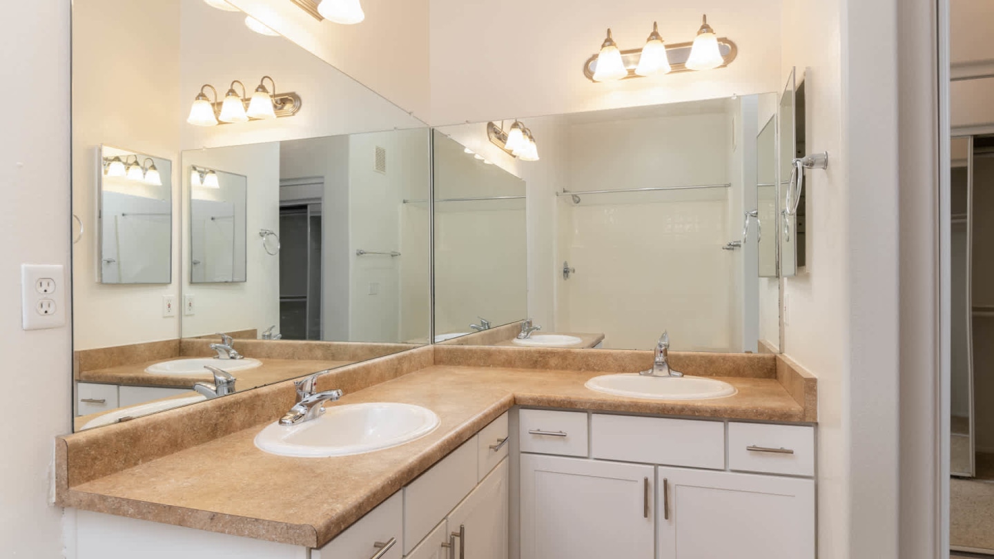 Ridgewood Village Image 36