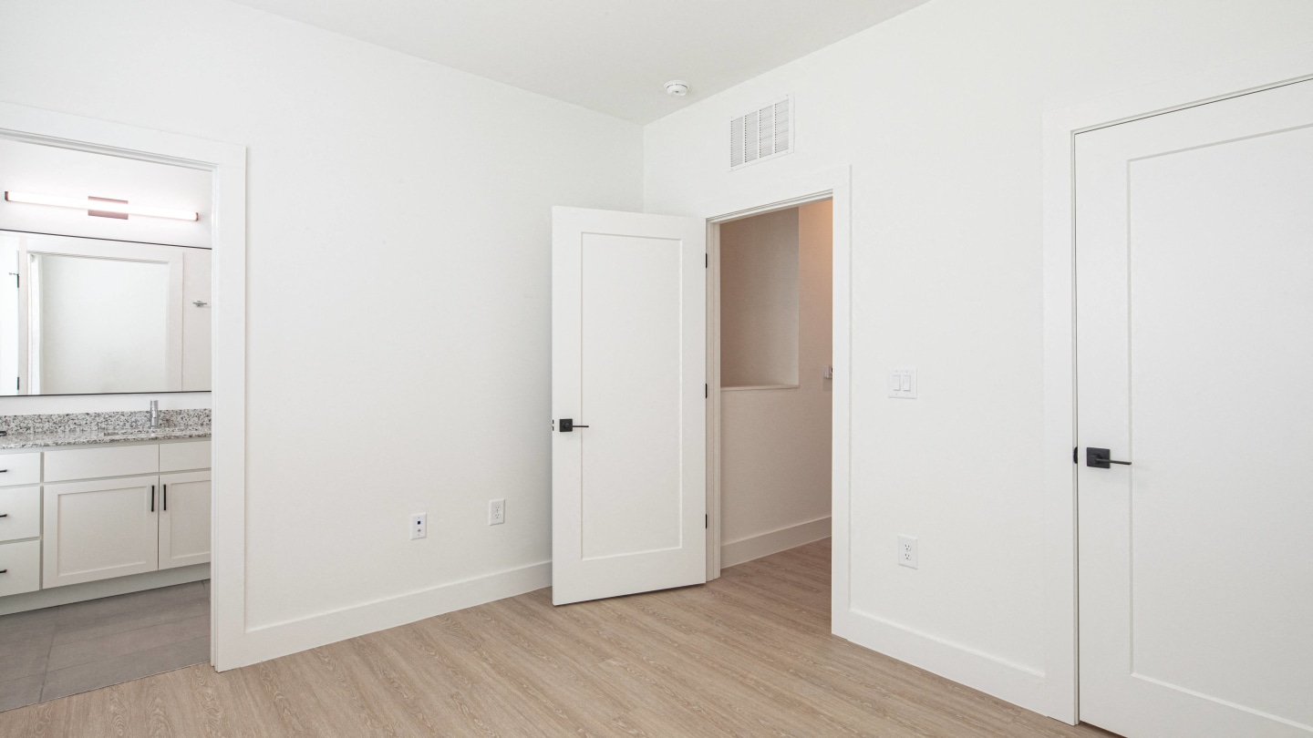 Ainsworth Image 1