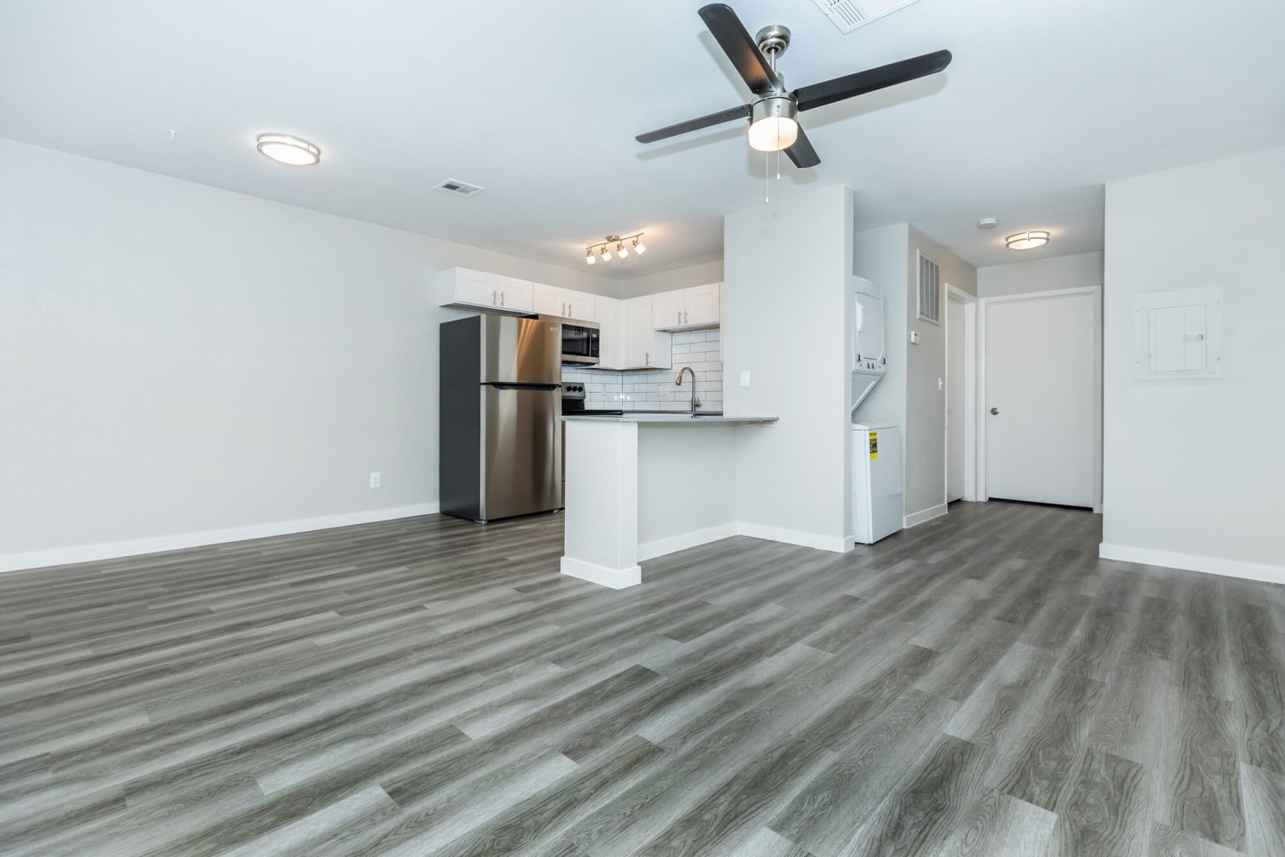 Tides on Palm Apartments Image 6