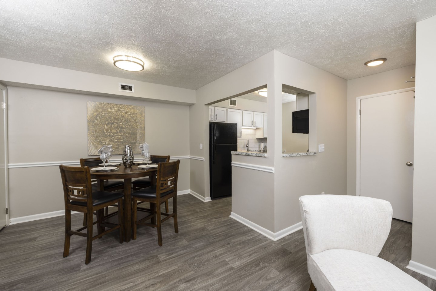 Cross Creek Apartments Image 8