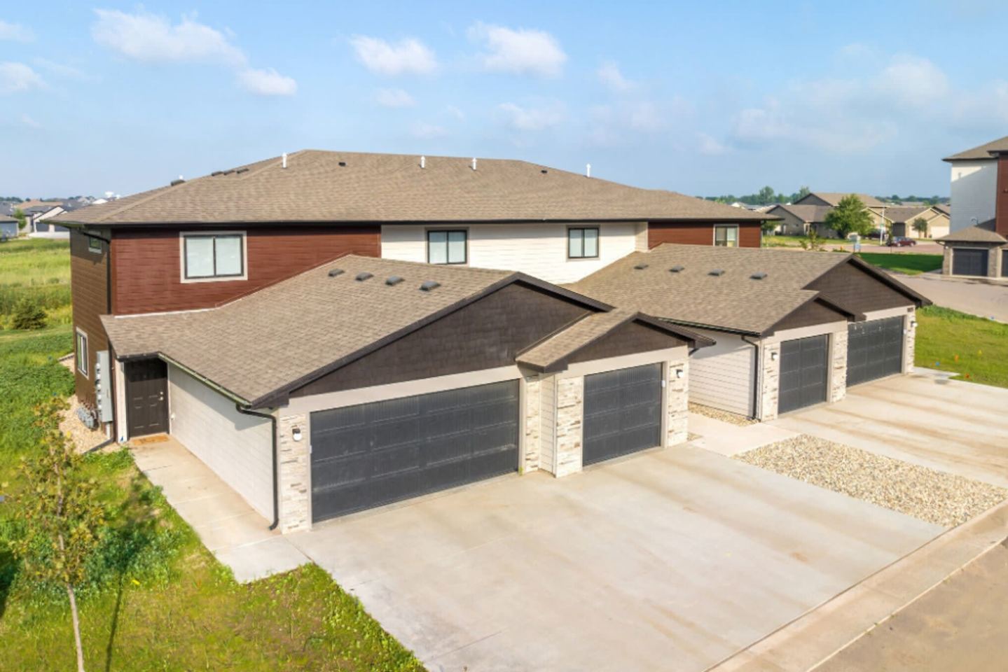 Grand Prairie Apartments & Townhomes Image 2