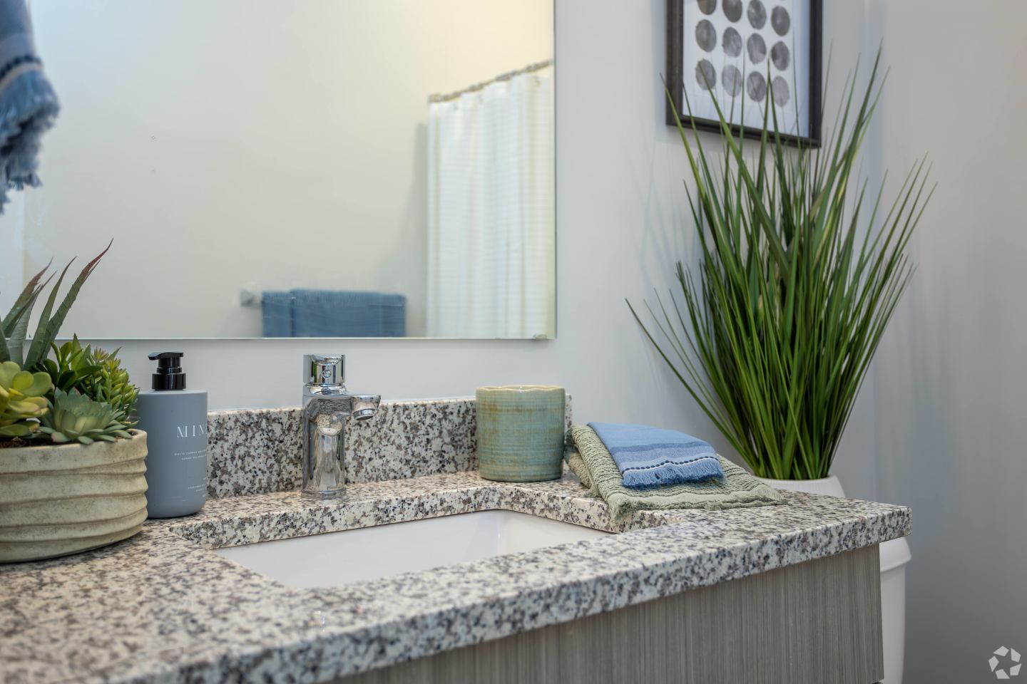 Novi Flats Image 93