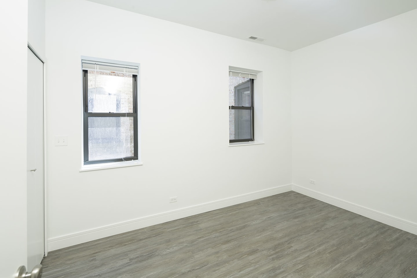 5487-5491 S. Hyde Park Boulevard Image 19
