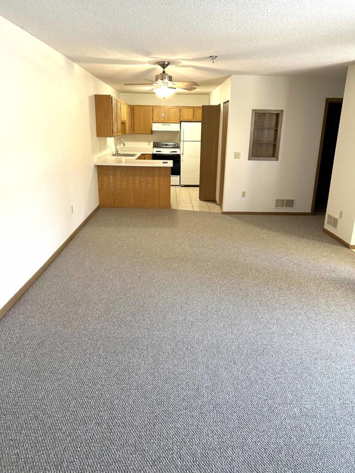 Cottages of Vadnais Heights - Senior Housing Image 7