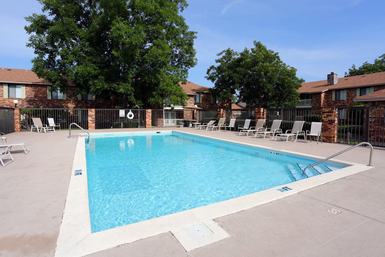 Briarwood Condominiums Image 11