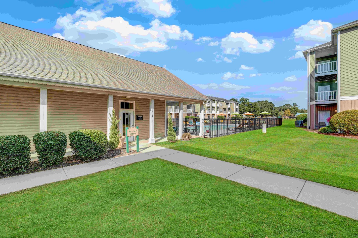 Flats at Leland Image 3