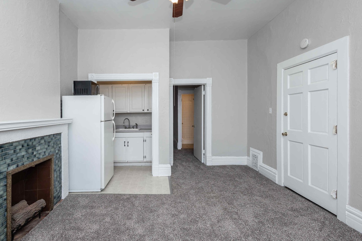 1325 Corona Image 4