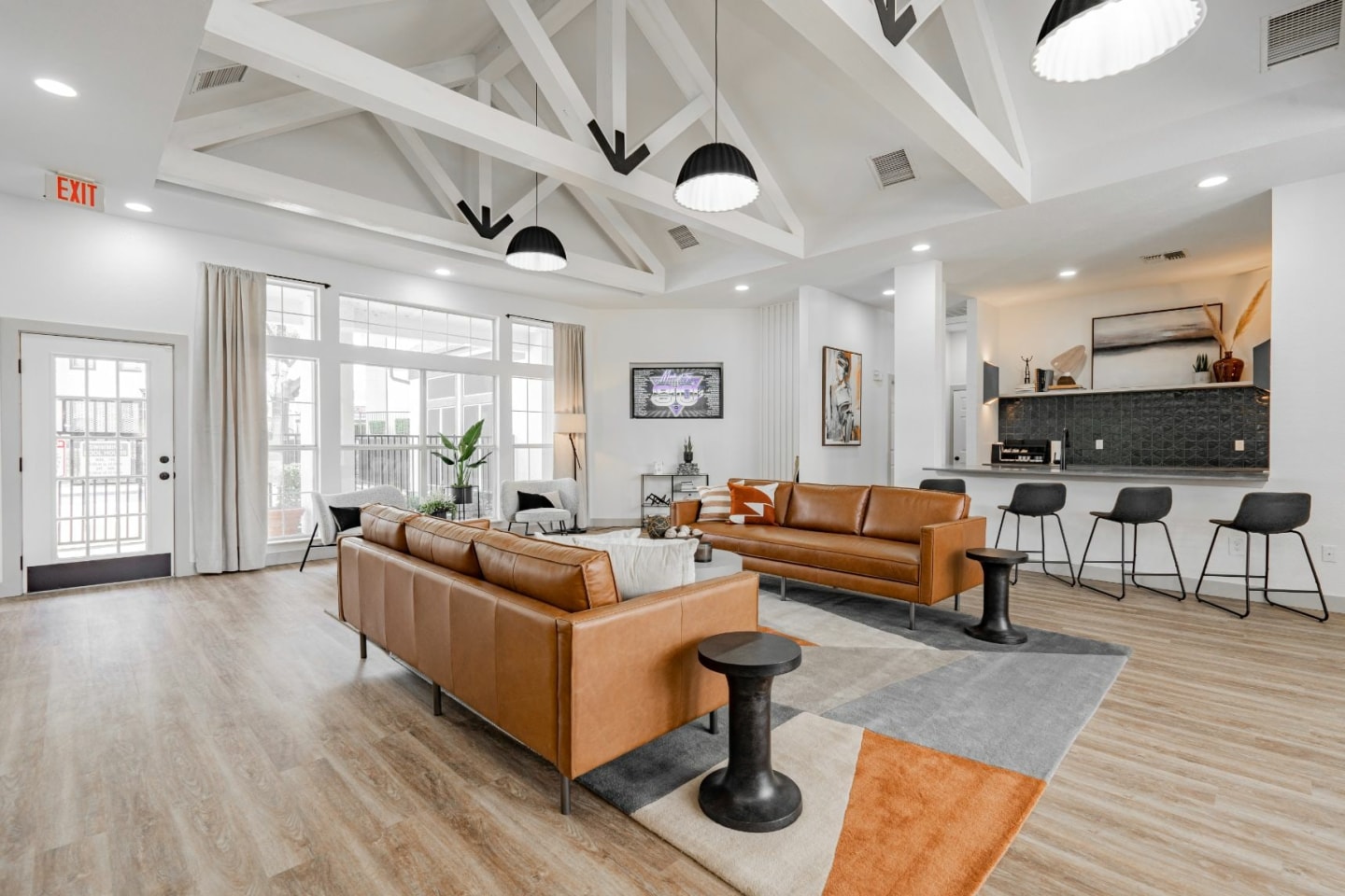 9th St Apartment Image 2