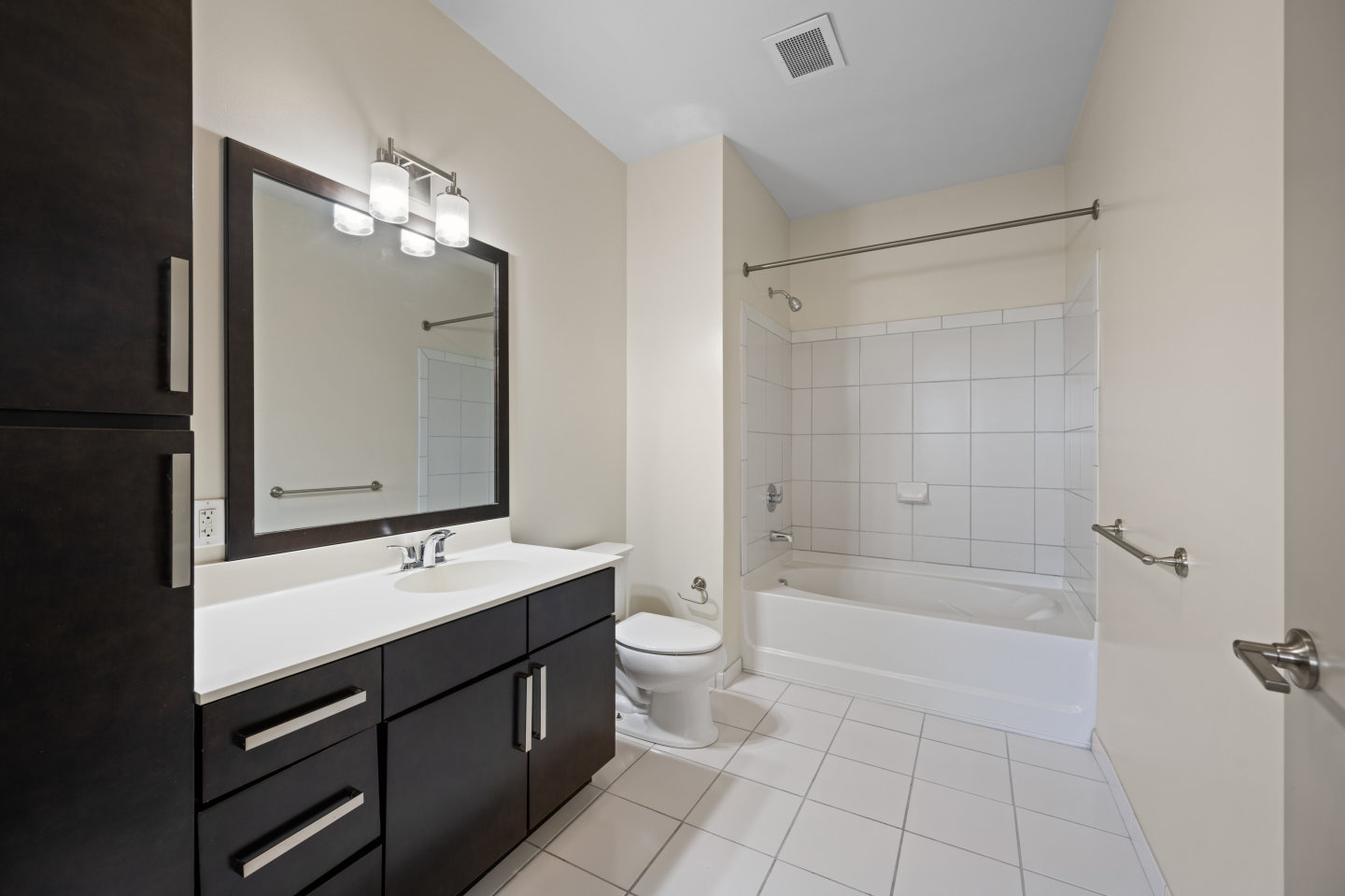 Everly Image 18