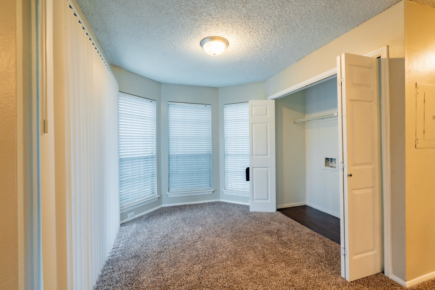 Oak Bend Place Image 23