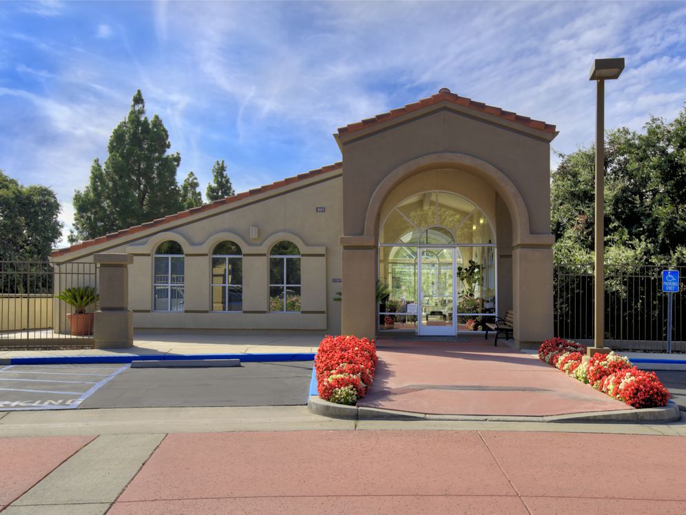 eaves Thousand Oaks Image 3